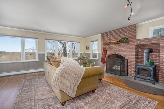 184 Deerfield Road, Nottingham, NH 03290