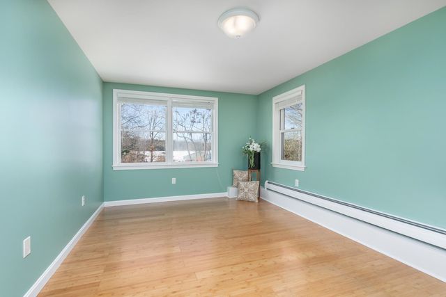 184 Deerfield Road, Nottingham, NH 03290