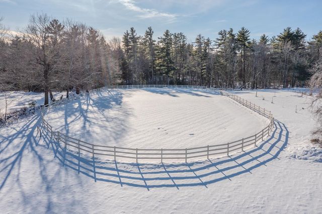 184 Deerfield Road, Nottingham, NH 03290