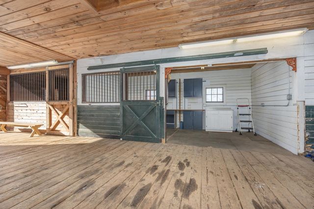 184 Deerfield Road, Nottingham, NH 03290