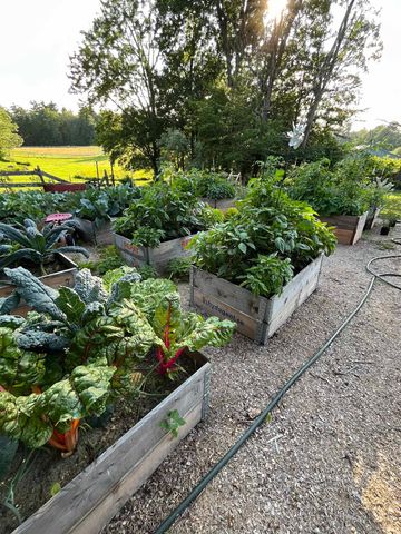 184 Deerfield Road, Nottingham, NH 03290