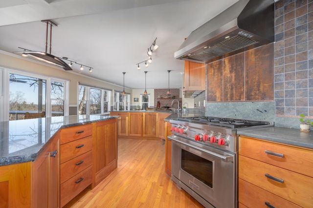 184 Deerfield Road, Nottingham, NH 03290