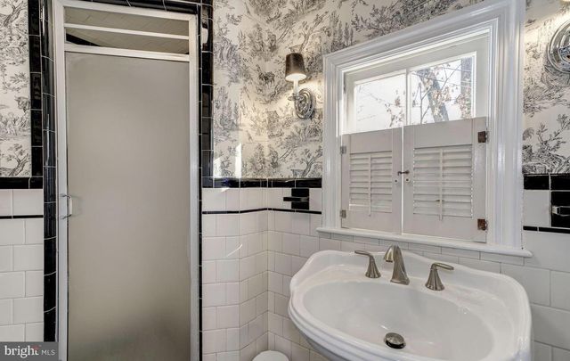 1628 N HARRISON ST, Arlington, VA 22205
