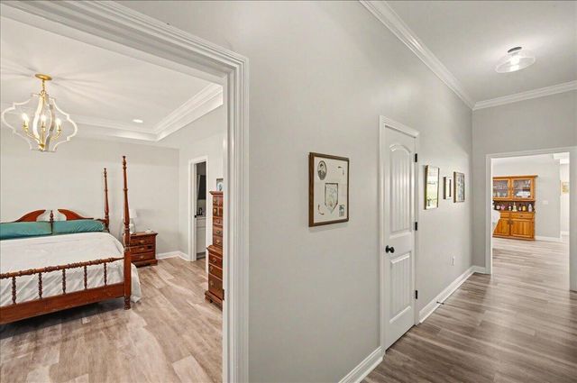 452 Middle Creek Way, Berea, KY 40403