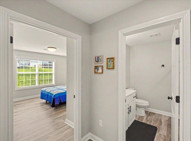 452 Middle Creek Way, Berea, KY 40403