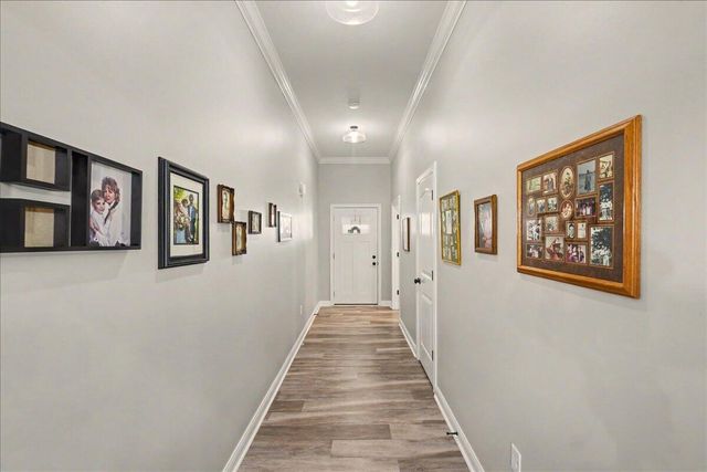 452 Middle Creek Way, Berea, KY 40403