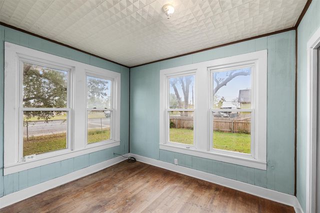 148 E Boundary ST, Giddings, TX 78942