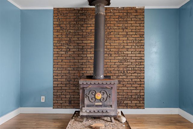 148 E Boundary ST, Giddings, TX 78942