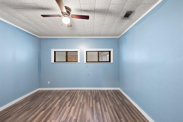 148 E Boundary ST, Giddings, TX 78942