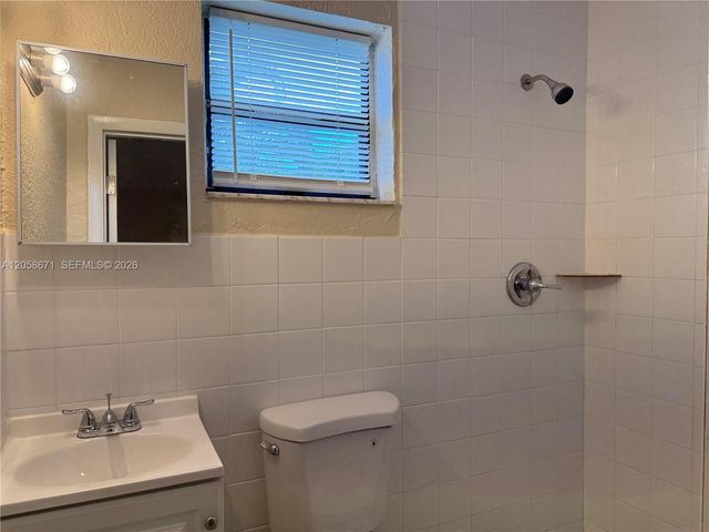 2352 NW 13th Ct, Fort Lauderdale, FL 33311