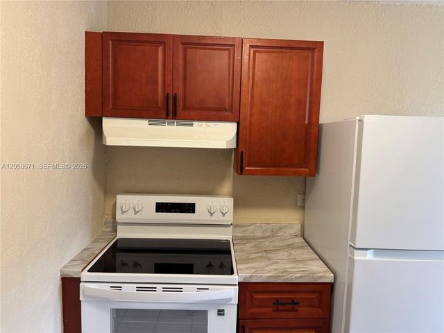 2352 NW 13th Ct, Fort Lauderdale, FL 33311
