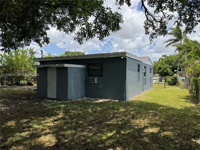 2352 NW 13th Ct, Fort Lauderdale, FL 33311