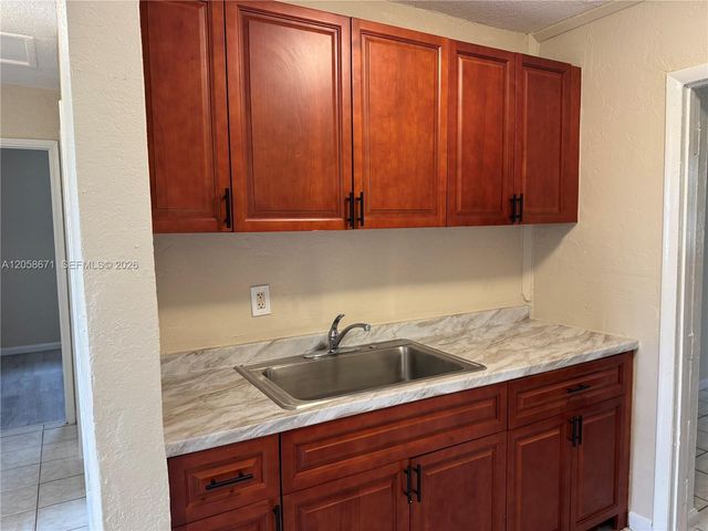 2352 NW 13th Ct, Fort Lauderdale, FL 33311