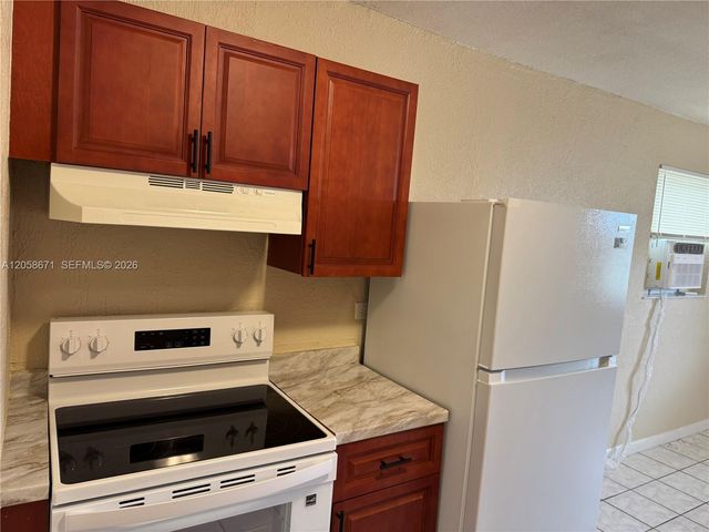 2352 NW 13th Ct, Fort Lauderdale, FL 33311