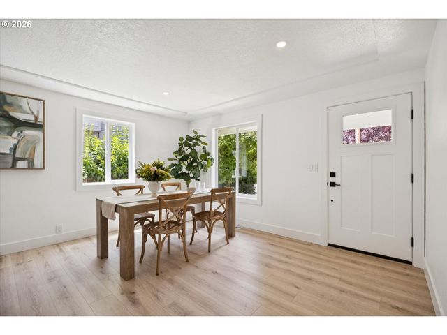 10114 N CALHOUN Ave, Portland, OR 97203