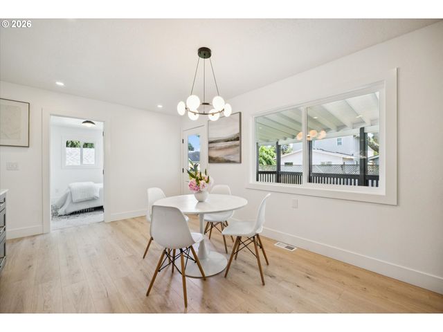 10114 N CALHOUN Ave, Portland, OR 97203