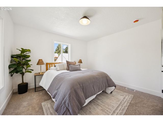 10114 N CALHOUN Ave, Portland, OR 97203