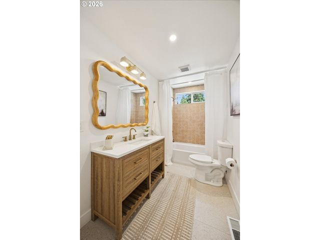 10114 N CALHOUN Ave, Portland, OR 97203