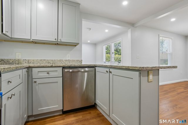 34 Lincoln Street, North Haven, CT 06473