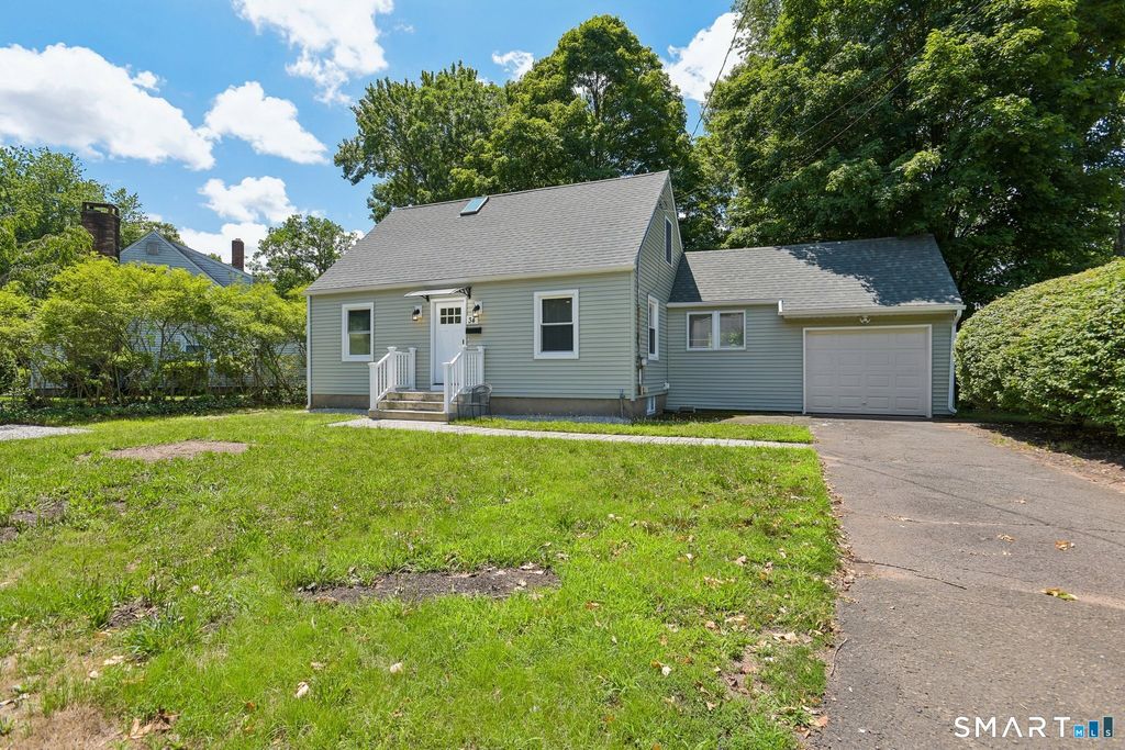 34 Lincoln Street, North Haven, CT 06473