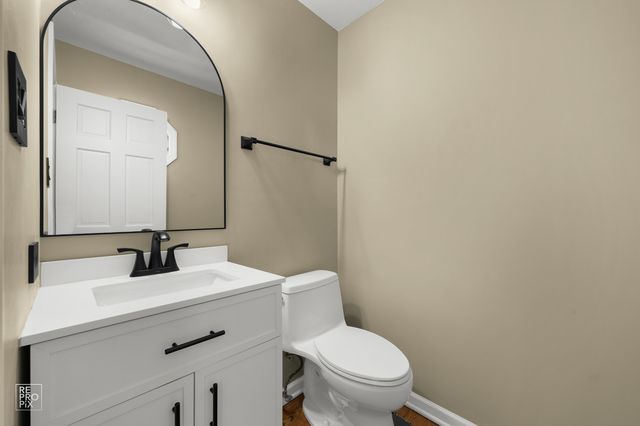3207 Barnes Lane, Naperville, IL 60564