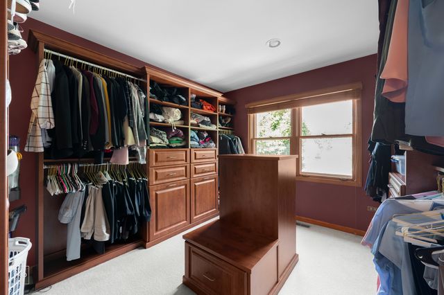 3207 Barnes Lane, Naperville, IL 60564