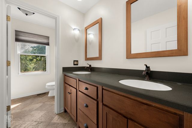 3207 Barnes Lane, Naperville, IL 60564