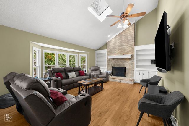 3207 Barnes Lane, Naperville, IL 60564