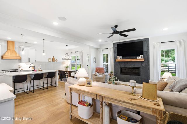 226 Tucker Station Rd, Louisville, KY 40243