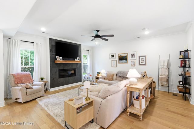 226 Tucker Station Rd, Louisville, KY 40243