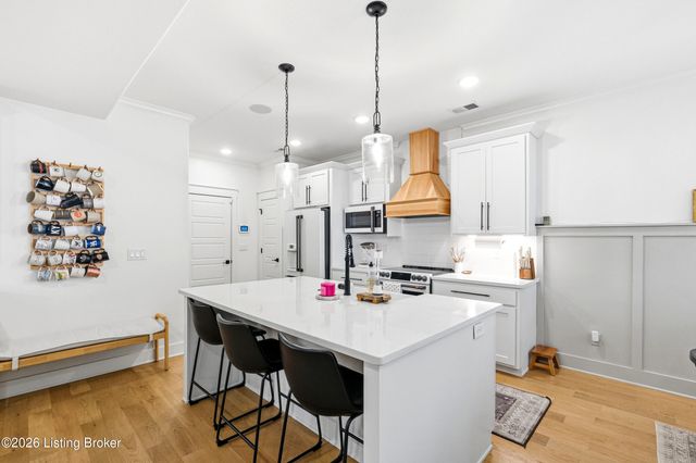 226 Tucker Station Rd, Louisville, KY 40243