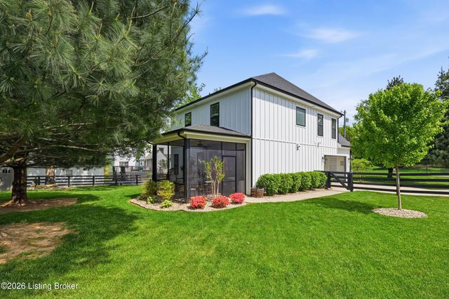 226 Tucker Station Rd, Louisville, KY 40243