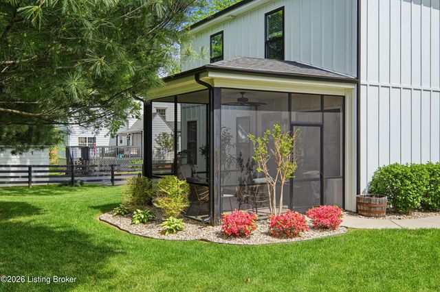 226 Tucker Station Rd, Louisville, KY 40243