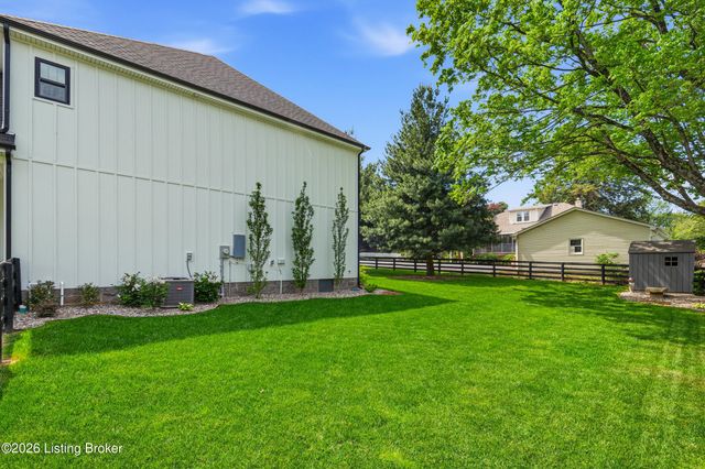 226 Tucker Station Rd, Louisville, KY 40243