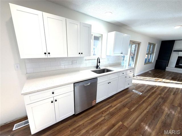 41 Village Drive, Belleville, IL 62226