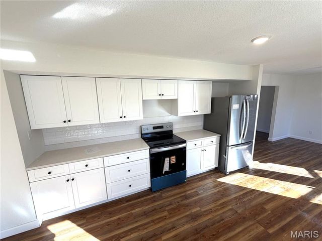 41 Village Drive, Belleville, IL 62226