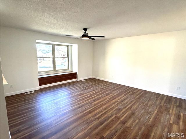 41 Village Drive, Belleville, IL 62226