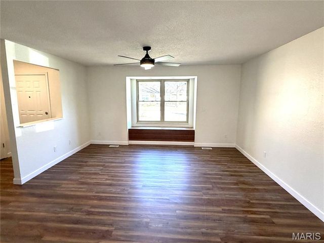 41 Village Drive, Belleville, IL 62226