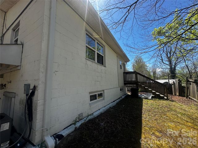 7 Poplar Drive, Spruce Pine, NC 28777