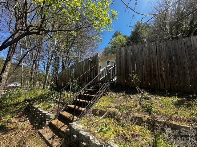 7 Poplar Drive, Spruce Pine, NC 28777