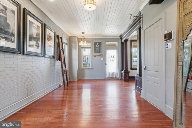 24 S FRANKLIN ST, Dallastown, PA 17313