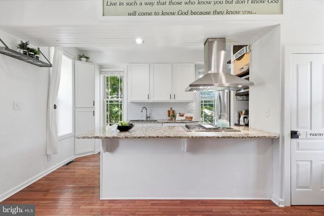 24 S FRANKLIN ST, Dallastown, PA 17313