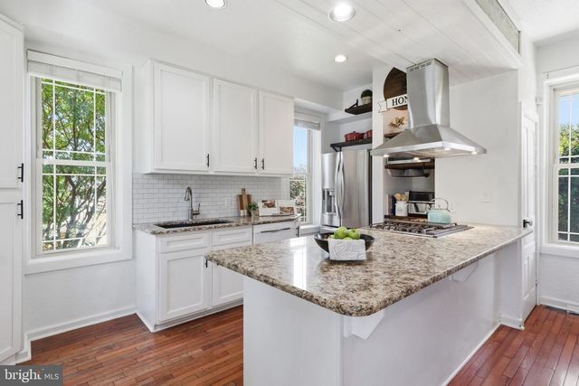 24 S FRANKLIN ST, Dallastown, PA 17313