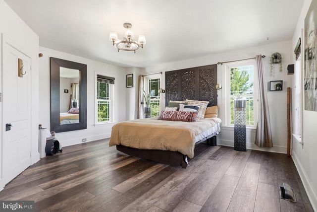 24 S FRANKLIN ST, Dallastown, PA 17313