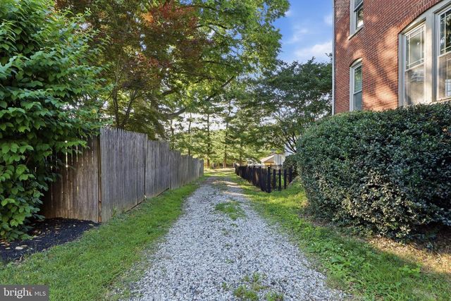 24 S FRANKLIN ST, Dallastown, PA 17313