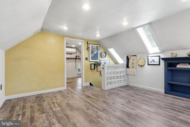 24 S FRANKLIN ST, Dallastown, PA 17313