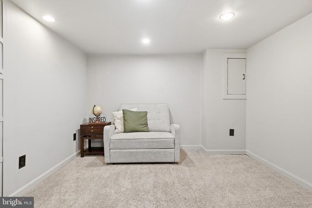 24 S FRANKLIN ST, Dallastown, PA 17313