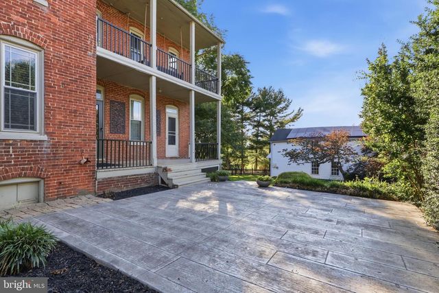 24 S FRANKLIN ST, Dallastown, PA 17313
