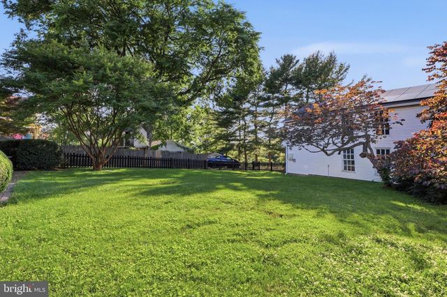 24 S FRANKLIN ST, Dallastown, PA 17313