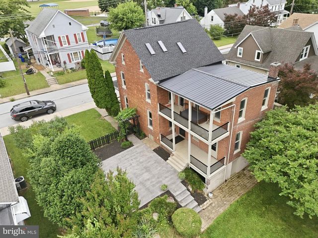 24 S FRANKLIN ST, Dallastown, PA 17313
